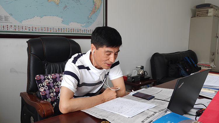 党委副书记王健为学生讲授形势与政策课