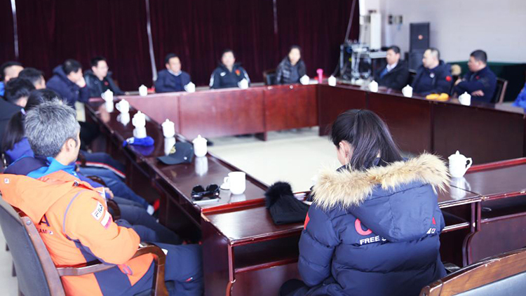 省体育局、学校领导看望并慰问即将出征平昌冬奥会的beat365师生